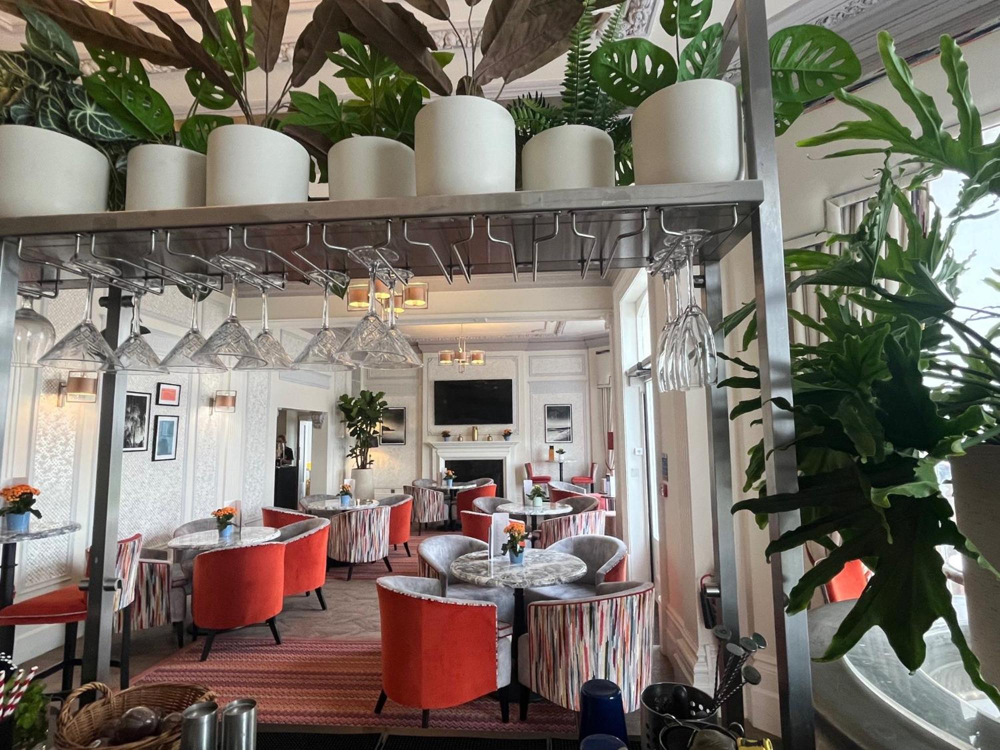 Voco The Clifton Folkestone By Ihg Hotel Exterior photo